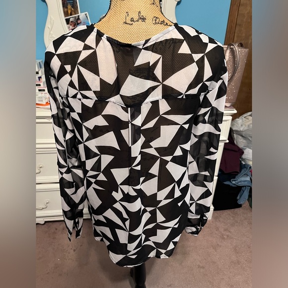 Lose fitting blouse - Picture 2 of 2